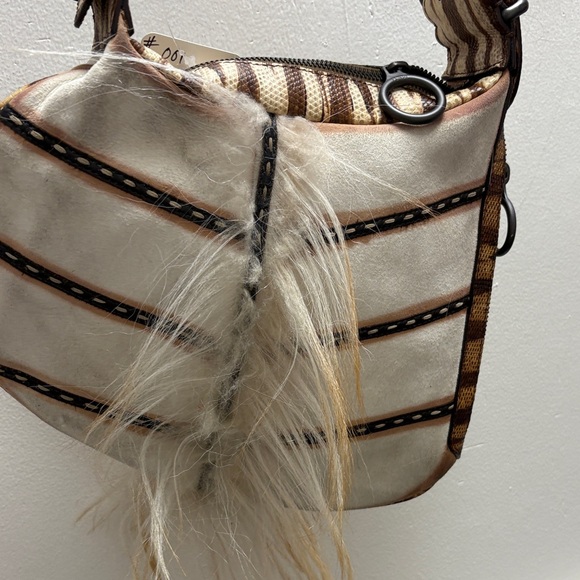 Unique Fendi Cream and Brown Oyster Suede Bag with Fur Accent - Picture 5 of 9